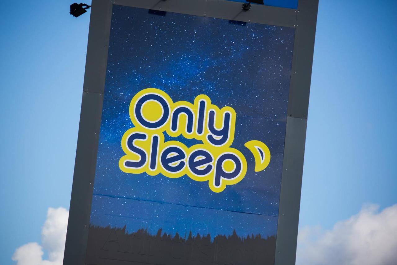 Onlysleep Trafikcenter Hotel สเลจล์ซี ภายนอก รูปภาพ